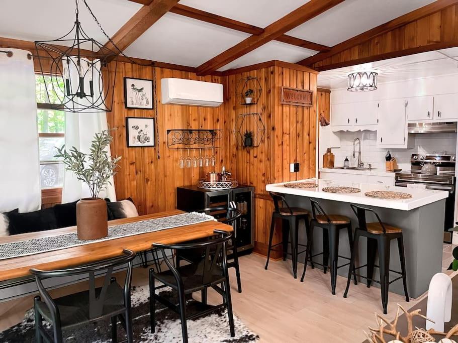 Stylish And Cozy Cabin, Walking Distance To Big Bass Lake Gouldsboro Екстериор снимка