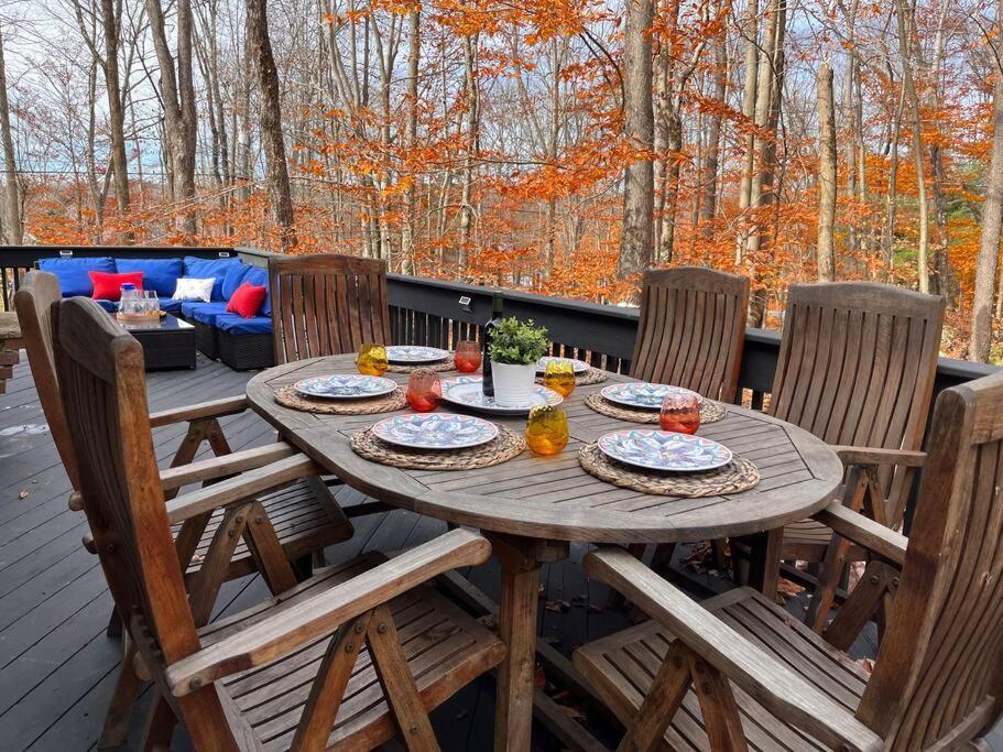 Stylish And Cozy Cabin, Walking Distance To Big Bass Lake Gouldsboro Екстериор снимка