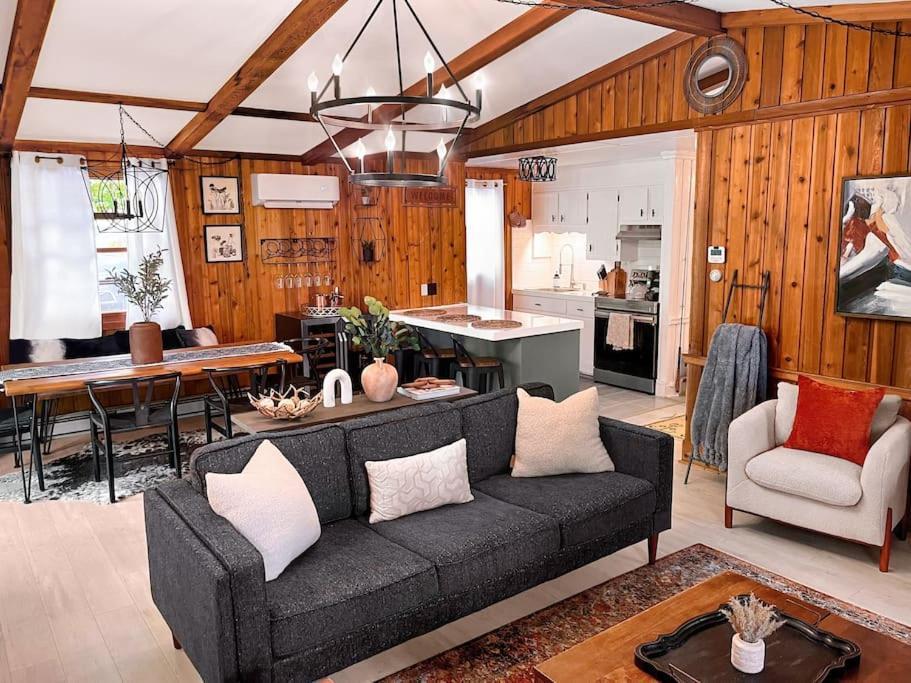 Stylish And Cozy Cabin, Walking Distance To Big Bass Lake Gouldsboro Екстериор снимка